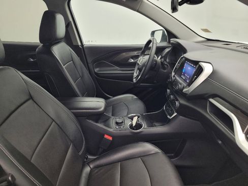 Used 2024 GMC Terrain SLT image 21