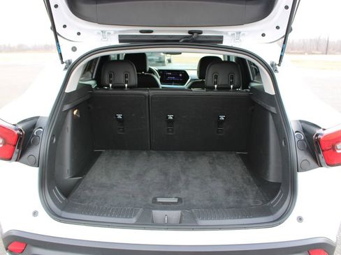 Used 2025 Chevrolet Trax LT image 14