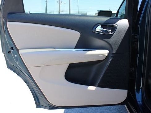 Used 2014 Dodge Journey SXT FWD image 27
