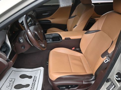 Used 2019 Lexus ES 300h w/ Premium Package FWD image 21