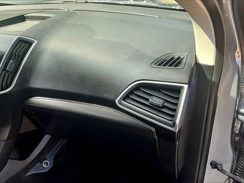 Used 2022 Ford Edge SEL w/ Convenience Package image 26