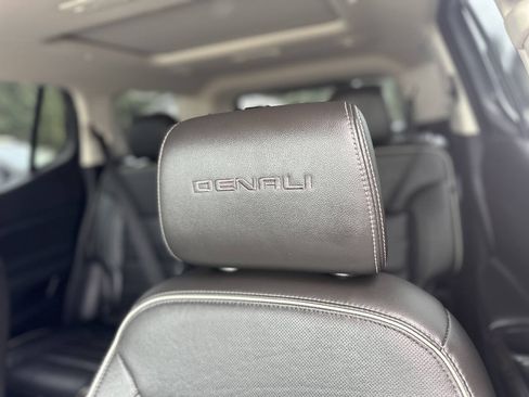 Used 2020 GMC Acadia Denali w/ Denali Ultimate Package AWD/4WD image 20
