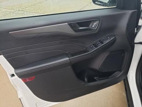 Used 2023 Ford Escape Active w/ Tech Pack #1 AWD/4WD image 13