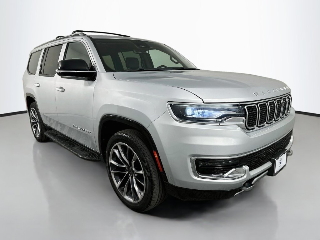 Used 2023 Jeep Wagoneer Series II w/ Premium Group I AWD/4WD image 3