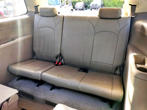 Used 2013 GMC Acadia Denali image 31