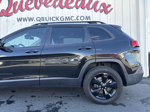 Used 2016 Jeep Cherokee Latitude w/ Comfort/Convenience Group image 2