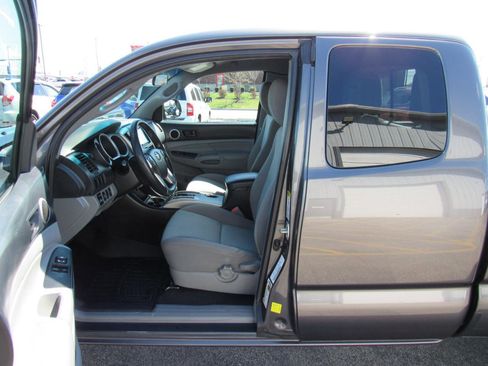 Used 2014 Toyota Tacoma 4x4 Access Cab w/ SR5 Package image 14