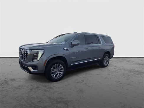 New 2026 GMC Yukon XL Denali w/ Advanced Technology Package image 4