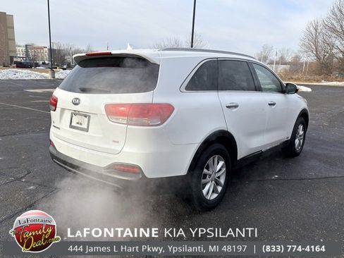 Used 2018 Kia Sorento LX image 5