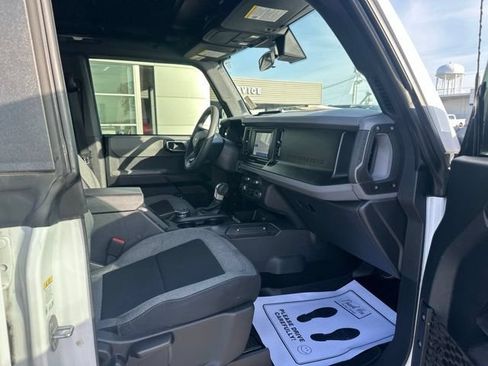 Certified 2023 Ford Bronco 4-Door AWD/4WD image 9