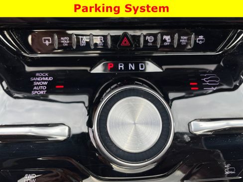 Used 2022 Jeep Grand Wagoneer Series II w/ Premium Group II AWD/4WD image 32