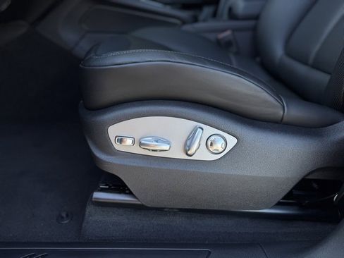 New 2026 Porsche Macan image 29