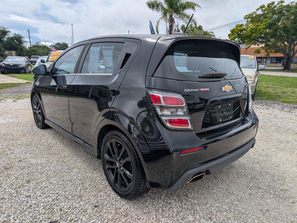 Used 2017 Chevrolet Sonic Premier FWD image 5