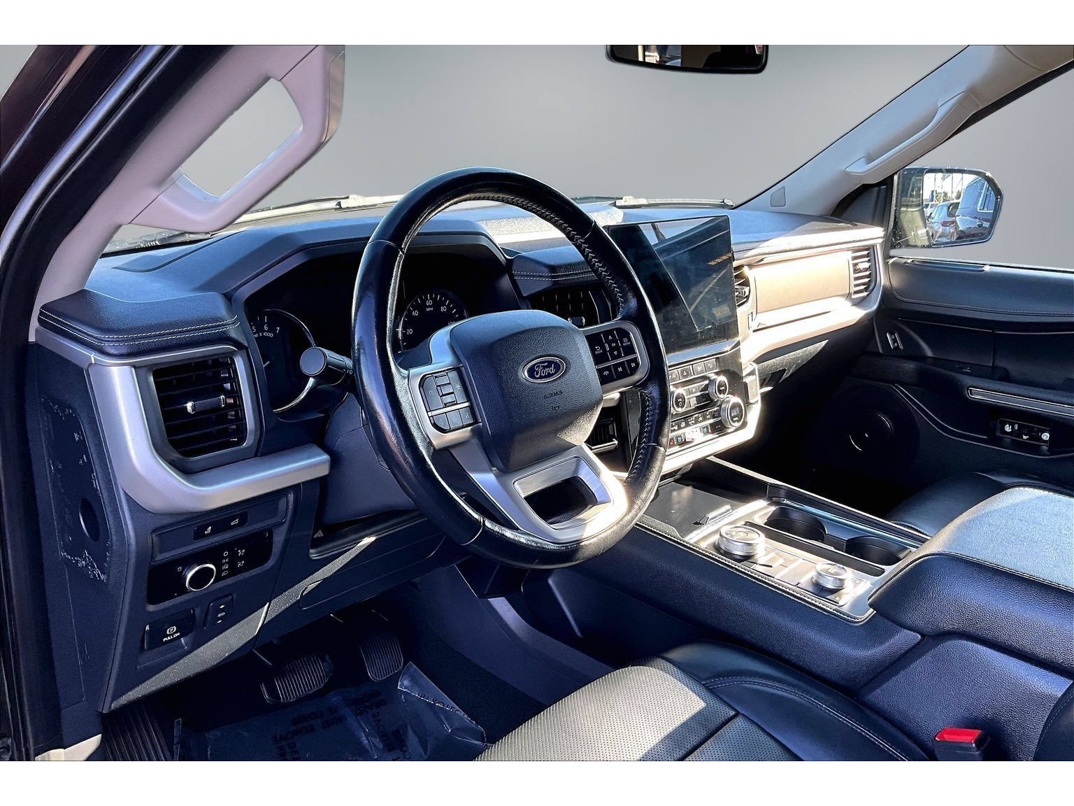 Used 2024 Ford Expedition XLT AWD/4WD image 14