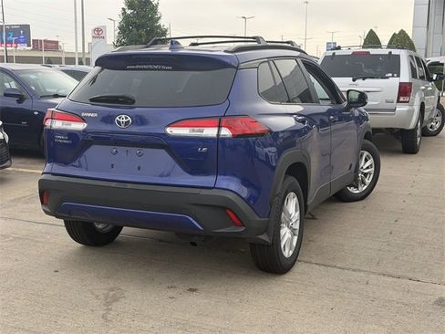 Used 2024 Toyota Corolla Cross LE image 5