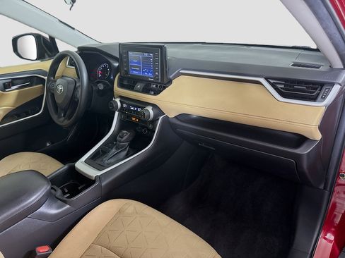 Used 2022 Toyota RAV4 XLE image 30