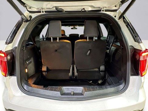 Used 2017 Ford Explorer Limited w/ Equipment Group 301A AWD/4WD image 82