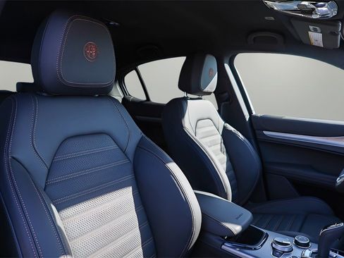 New 2025 Alfa Romeo Stelvio Sprint image 18