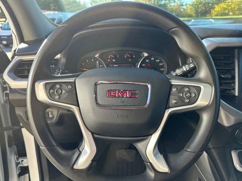 Used 2023 GMC Acadia SLE w/ Driver Convenience Package image 30