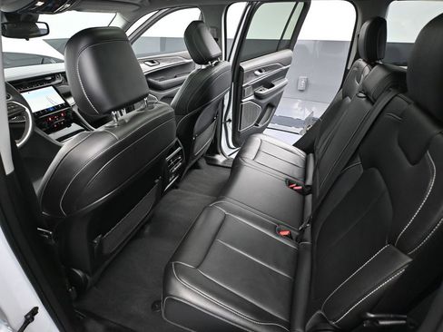 Used 2022 Jeep Grand Cherokee Limited 4xe image 38