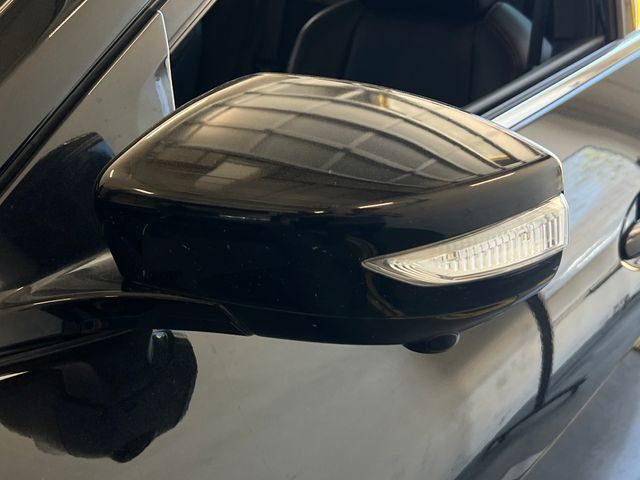 Used 2022 Nissan Maxima SR w/ Sport Mat Group FWD image 13