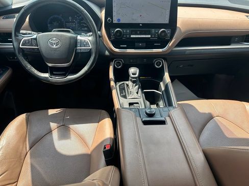 Used 2024 Toyota Grand Highlander AWD image 21