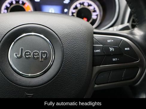 Used 2020 Jeep Cherokee Limited image 10