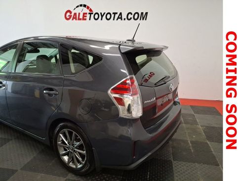 Used 2017 Toyota Prius V Five w/ Advanced Technology Package FWD image 5