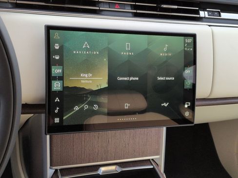 New 2026 Land Rover Range Rover SE image 15