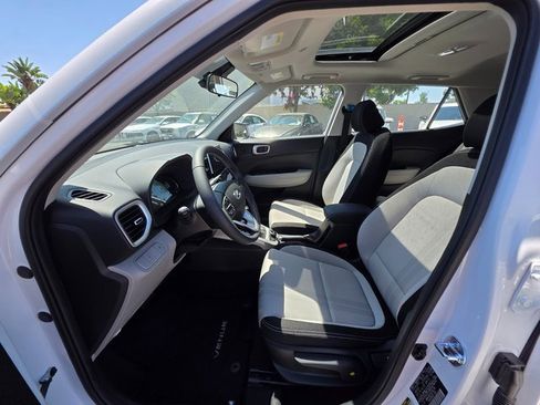New 2025 Hyundai Venue SEL image 16