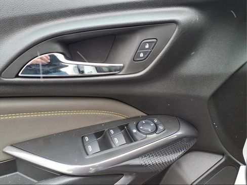 Used 2025 Chevrolet Trax ACTIV w/ Sunroof Package image 12