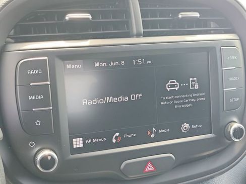 Used 2025 Kia Soul LX w/ LX Technology Package FWD image 22