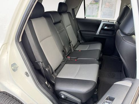 Used 2022 Toyota 4Runner SR5 Premium w/ Moonroof Package AWD/4WD image 23