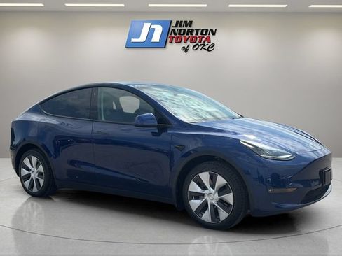 Used 2023 Tesla Model Y Long Range AWD/4WD image 3