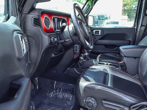 Used 2020 Jeep Wrangler Unlimited Rubicon AWD/4WD image 2