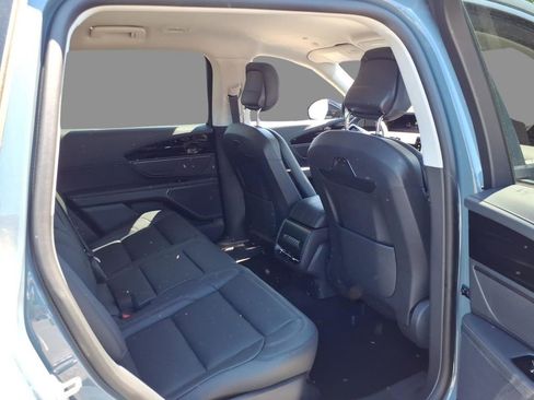 New 2026 Lincoln Nautilus Premier AWD/4WD image 11