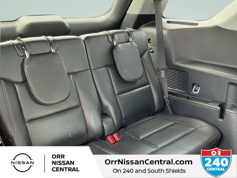 Used 2023 Ford Explorer XLT w/ Equipment Group 202A RWD image 13