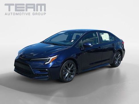 Used 2023 Toyota Corolla SE image 3