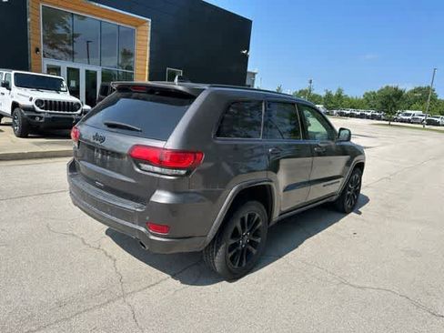 Used 2020 Jeep Grand Cherokee Altitude AWD/4WD image 18