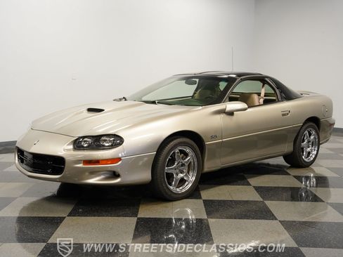 Used 2002 Chevrolet Camaro Z28 w/ SS Performance/Appearance Pkg RWD image 6