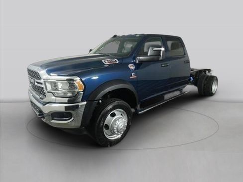 Used 2024 RAM 5500 Tradesman w/ Chrome Appearance Group AWD/4WD image 1