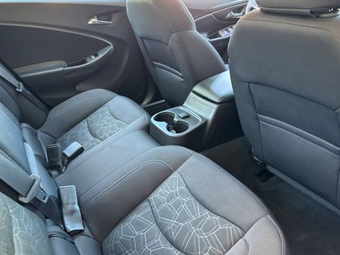 Used 2017 Chevrolet Volt LT FWD image 18