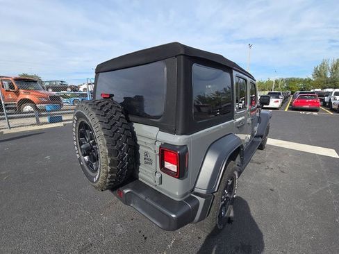 Used 2023 Jeep Wrangler Unlimited image 2