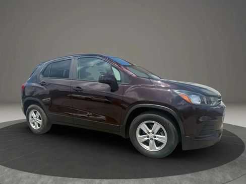 Used 2020 Chevrolet Trax LS w/ Tint and Cruise Package FWD image 1