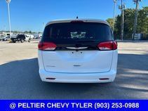Used 2023 Chrysler Voyager LX FWD image 7