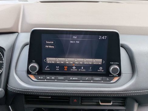 Used 2023 Nissan Rogue SV FWD image 17