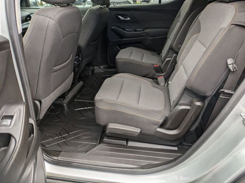 Used 2021 Chevrolet Traverse LT w/ LPO, Floor Liner Package image 23