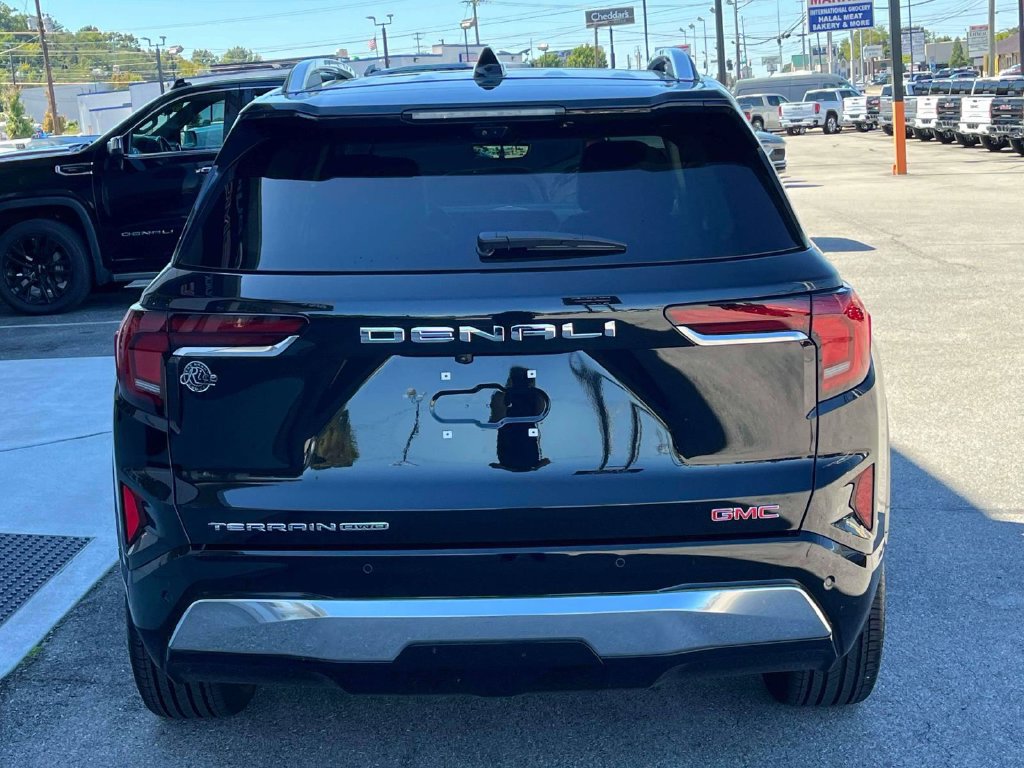 New 2027 GMC Terrain Denali AWD/4WD image 4