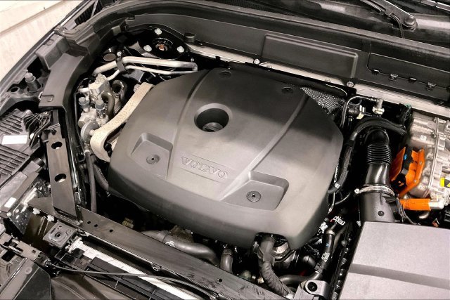 Certified 2024 Volvo XC60 T8 Ultimate AWD/4WD image 37