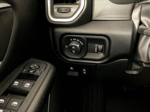 Used 2025 RAM 1500 Big Horn AWD/4WD image 16